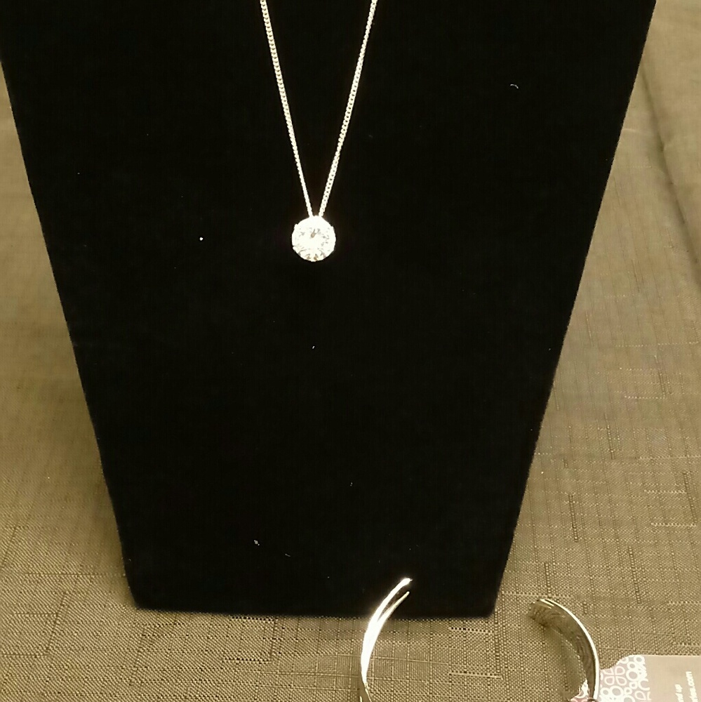 Jewelry - Picture 4 of 8